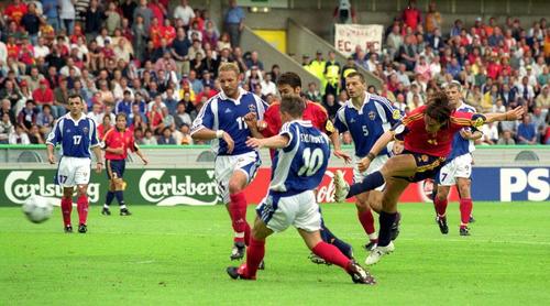 2000年欧欧洲杯（2000年欧洲杯揭幕战）