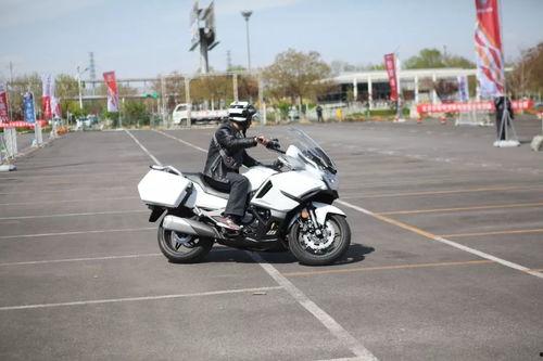 国产h6摩托试驾视频,速度与激情的完美融合