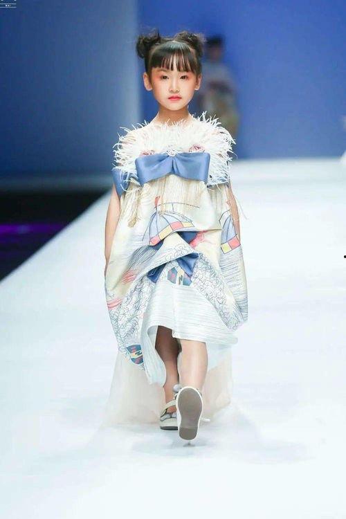 国产儿童时装秀视频下载