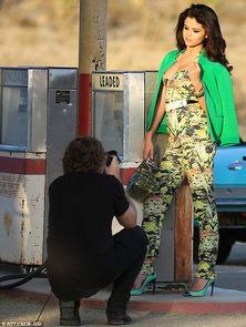 国产双飞熟女在线视频,激情四溢的视觉盛宴