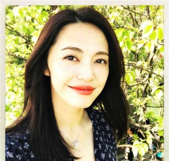 国产双飞熟女在线视频,激情四溢的视觉盛宴